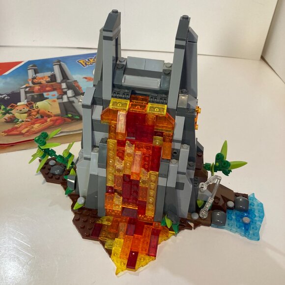 Pokemon Mega Construx Volcano Rivals FNF08 Near Complete Set + Manual - Picture 6 of 8